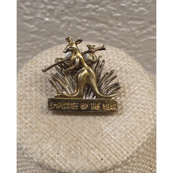 Rare Unique Sterling Silver Kangaroo Employee Of The Year Pin Brooch - Picture 2 of 8